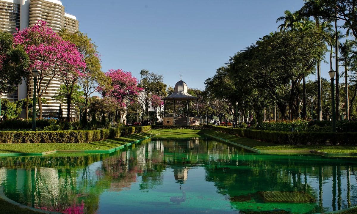 Guia Completo de Viagem Dicas Lugares Imperdíveis e Mais!