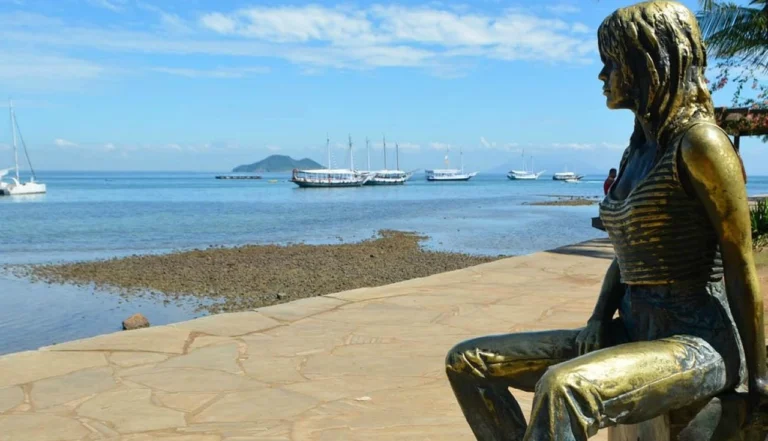 Descubra Búzios: Paraíso na Costa Brasileira