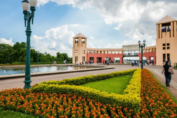 Descubra tudo sobre Curitiba