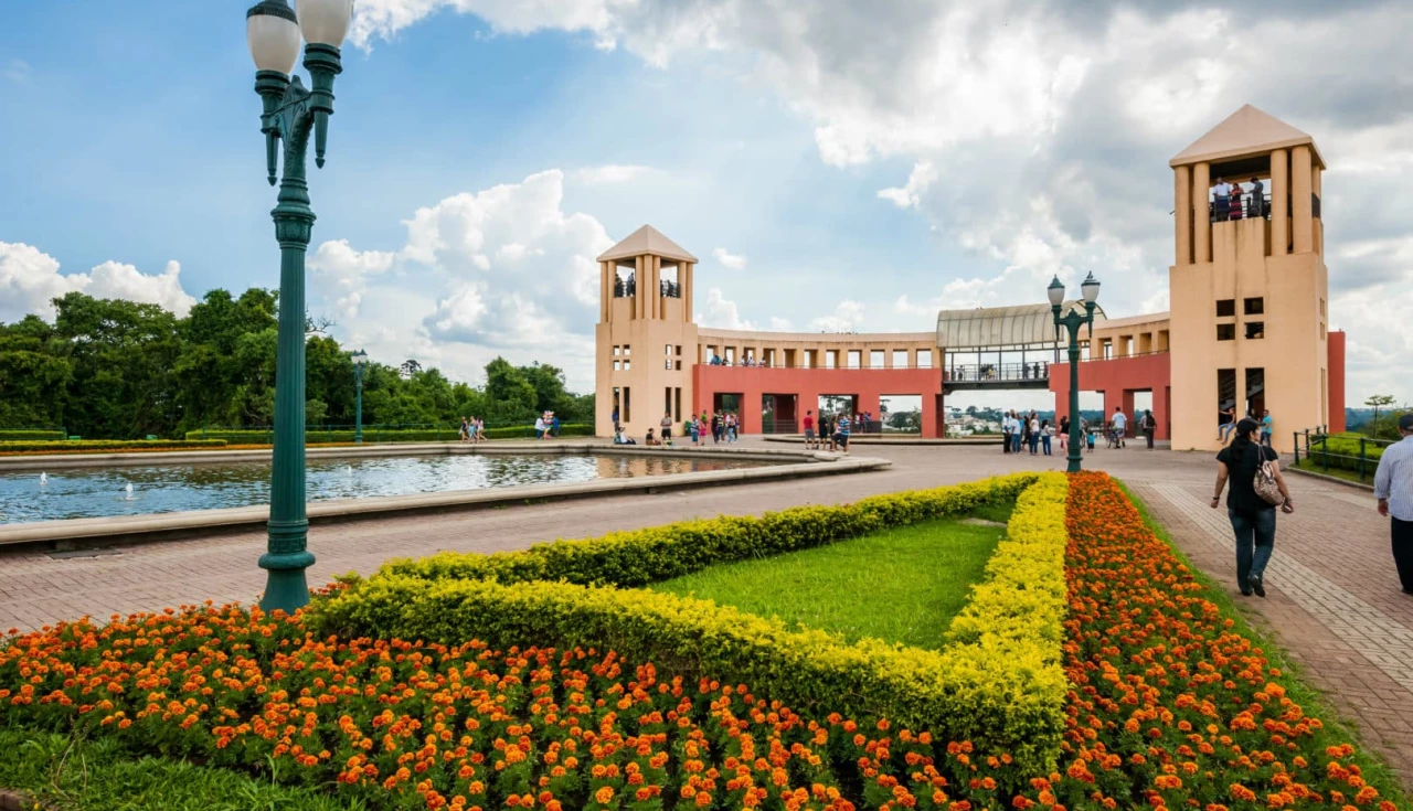 Descubra tudo sobre Curitiba