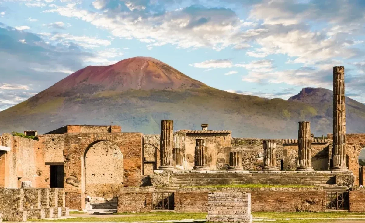 Explore a história de Pompéia