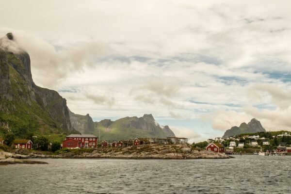 Aventura pelos Fiordes da Noruega: Dicas e Roteiros Incríveis!